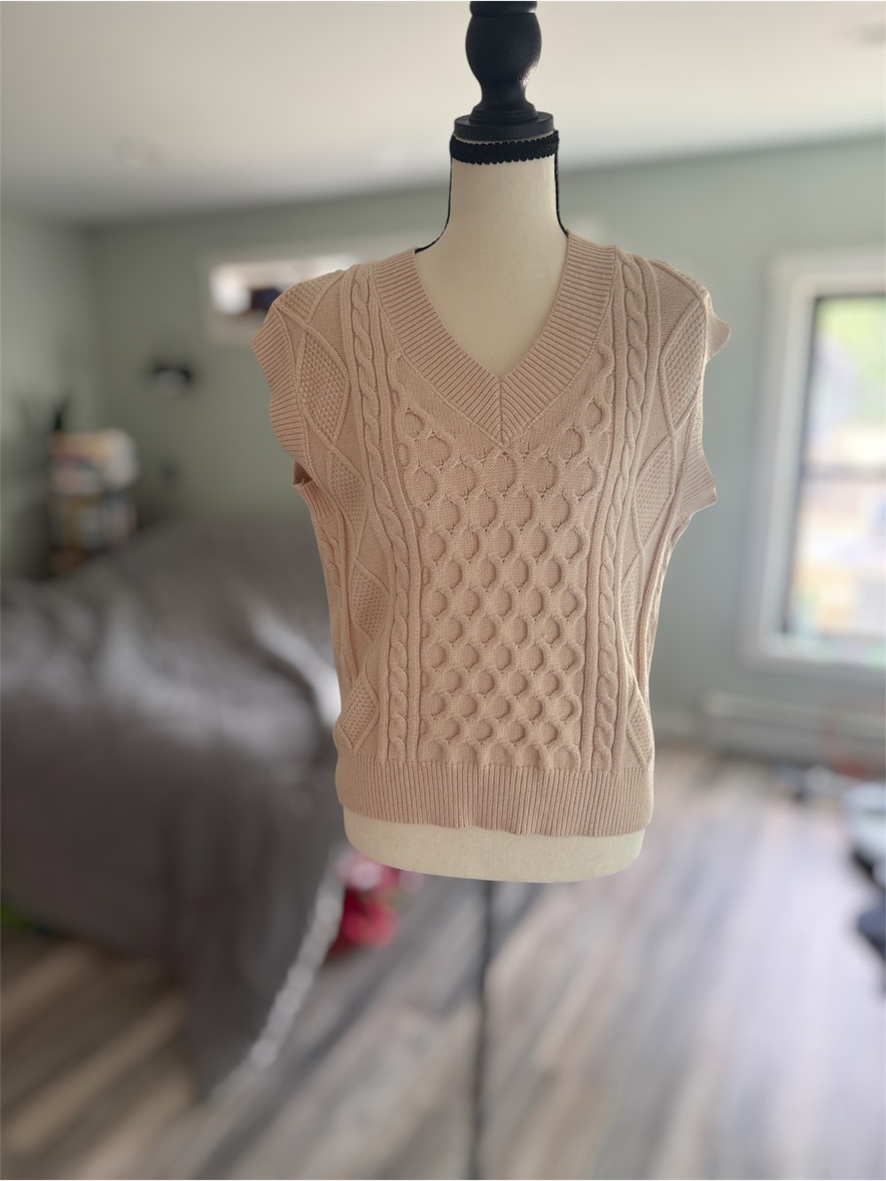 Sleeveless Cable Knit V-Neck Sweater Vest - Blush